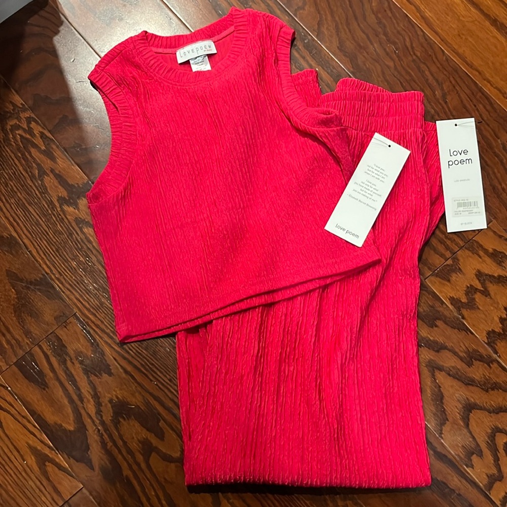 - Love Poem Tank Set